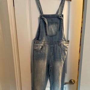 Lulu’s Denim Overalls - Light wash